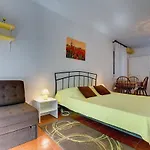Aurora Apartment *