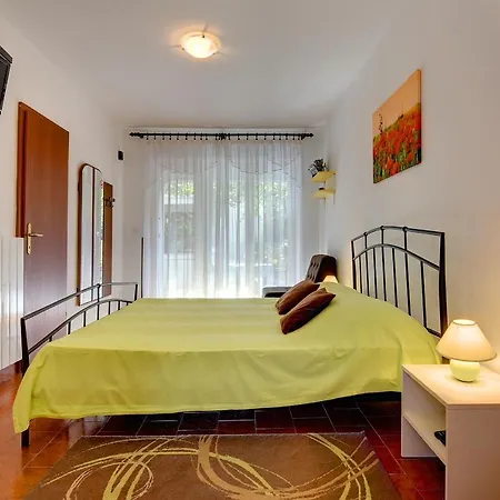 Aurora Apartment *
